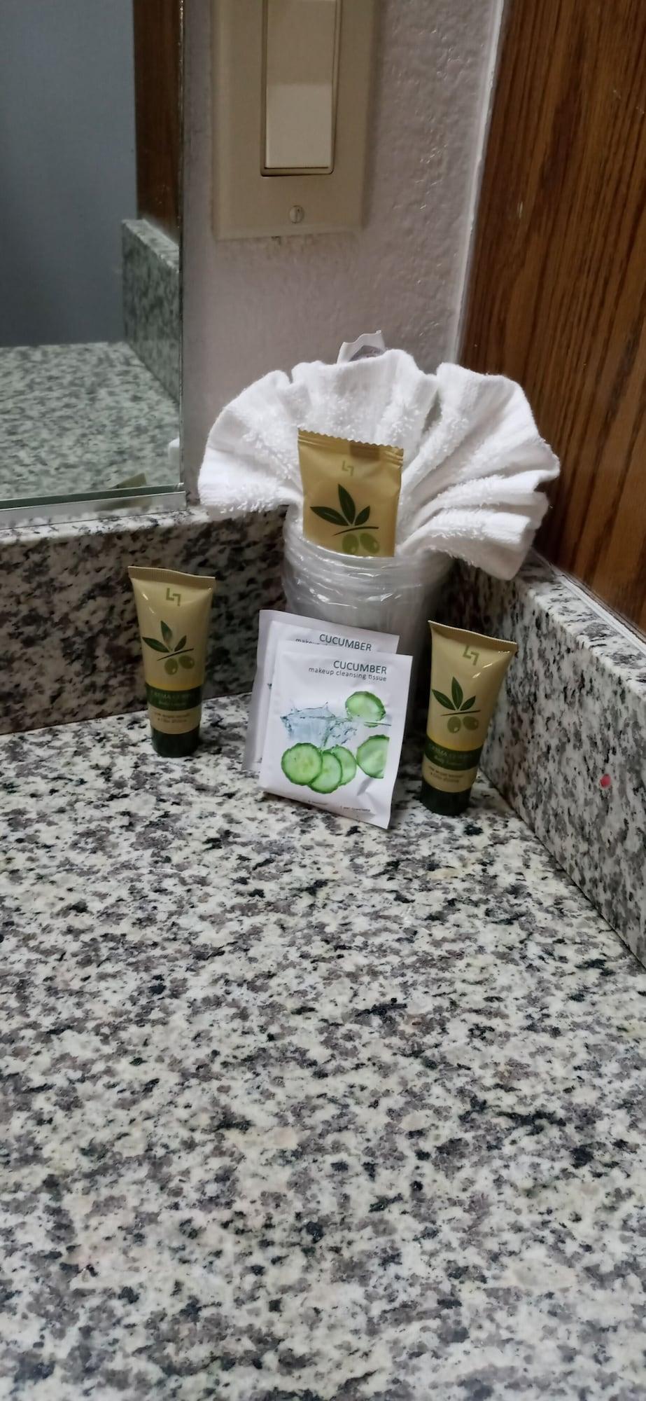 Nampa Inn&Suites Bagian luar foto