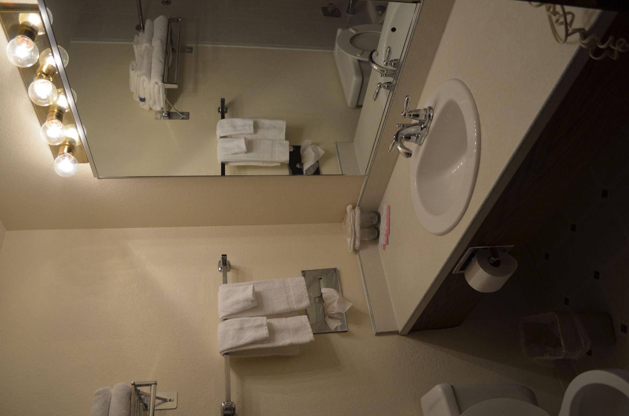 Nampa Inn&Suites Bagian luar foto
